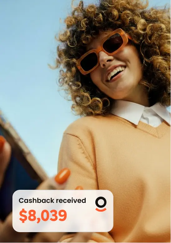 Happy Vendo customer celebrating cashback